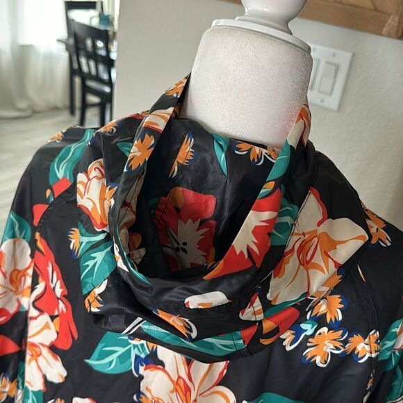 NWOT Zara Rain Jacket Floral Hooded Zip up Pocket Beachy Tropical Lightweight - Picture 11 of 17